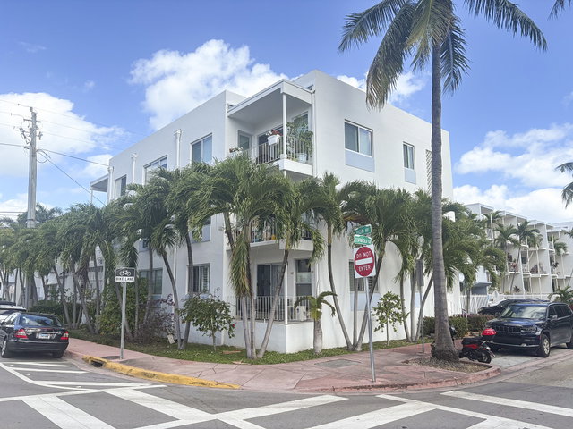 641 Espanola Way Condo photo 3